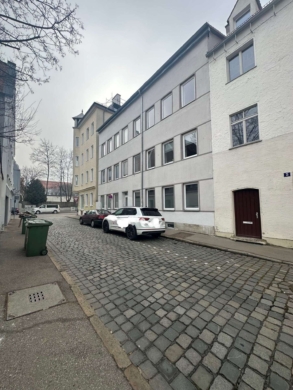 Gepflegte und zentral gelegene 3 ZKB Wohnung zu Verkaufen, 86152 Augsburg, Erdgeschosswohnung